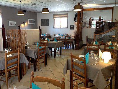 Logis - Auberge Du Colombier Guînes Екстериор снимка